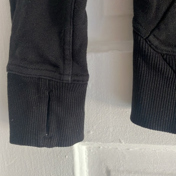 Lululemon black zip up - size 6 - Picture 3 of 6